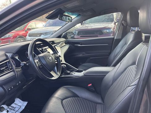 Used 2020 Toyota Camry SE image 16