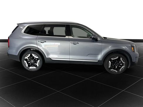 Used 2025 Kia Telluride S FWD image 6
