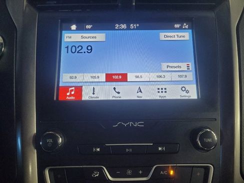 Used 2019 Ford Fusion SE image 25