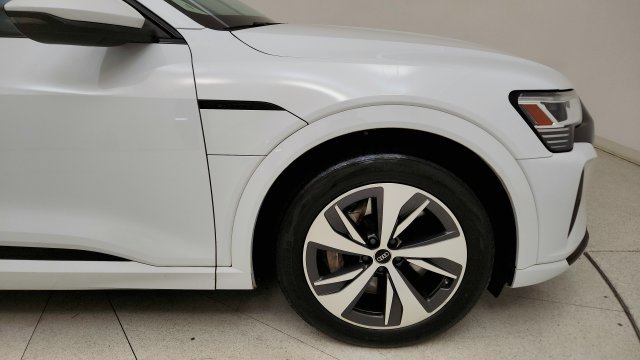 Used 2024 Audi Q8 e-tron Premium AWD/4WD image 21
