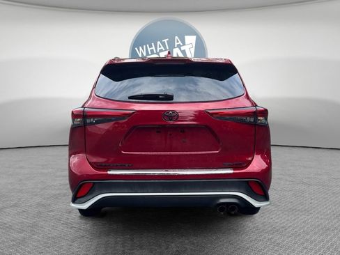 Used 2022 Toyota Highlander XSE AWD/4WD image 4