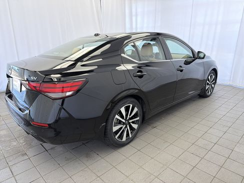 Used 2024 Nissan Sentra SV w/ SV Premium Package FWD image 4
