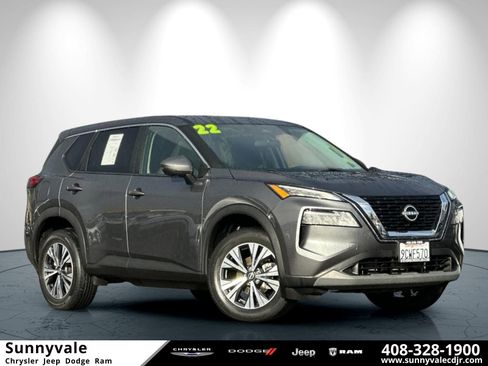 Used 2022 Nissan Rogue SV image 1