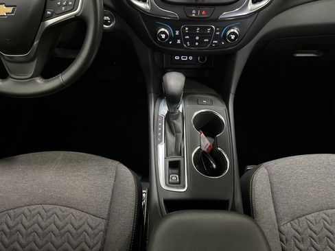 Used 2022 Chevrolet Equinox LT AWD/4WD image 9