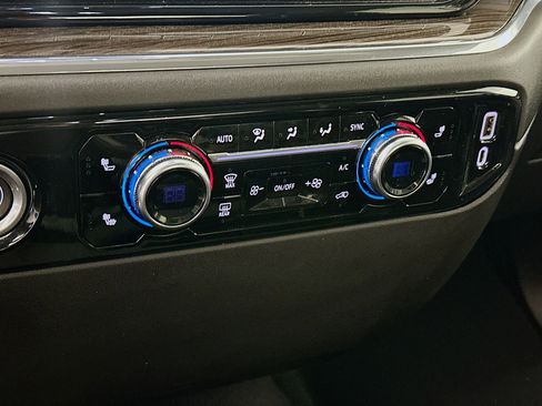 Used 2023 GMC Sierra 1500 Elevation image 23