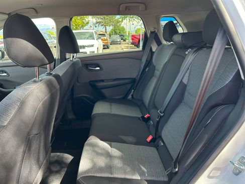 Used 2023 Nissan Rogue SV AWD/4WD image 17