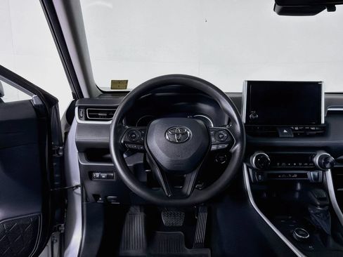 Used 2024 Toyota RAV4 XLE AWD/4WD image 19