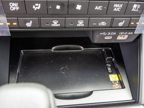 Used 2026 Subaru Outback Limited AWD/4WD image 11