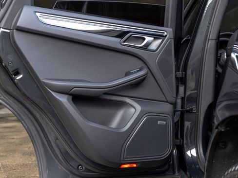 Certified 2022 Porsche Macan S AWD/4WD image 45