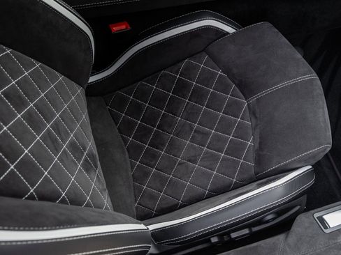 Used 2018 Lamborghini Aventador S image 43