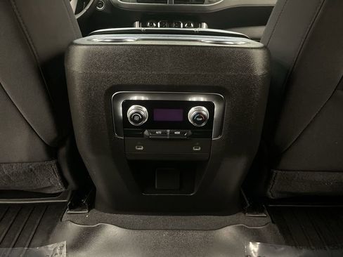 Used 2021 GMC Yukon SLE AWD/4WD image 14