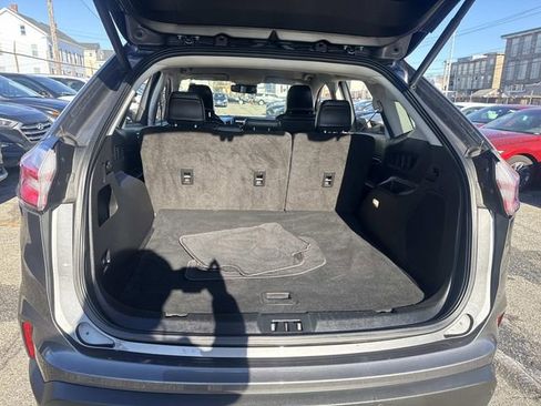 Used 2024 Ford Edge Titanium image 9