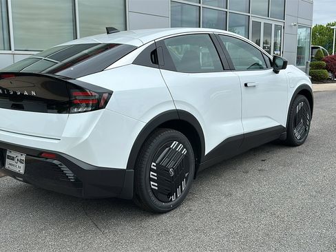 New 2026 Nissan Leaf w/ Floor Mat Package (S+) FWD image 5