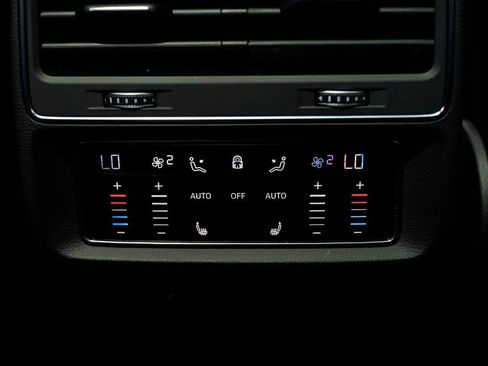 Used 2022 Audi SQ8 Prestige w/ Prestige Package image 41