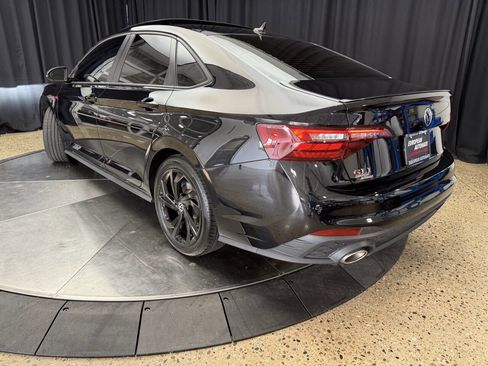 Used 2024 Volkswagen Jetta GLI Autobahn w/ GLI Black Package image 5