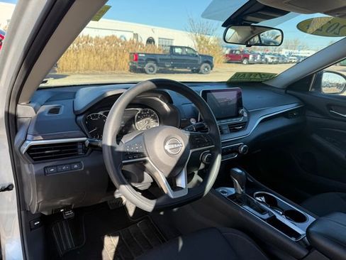 Used 2024 Nissan Altima 2.5 SV image 38