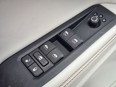 New 2026 Jeep Cherokee Limited AWD/4WD image 10