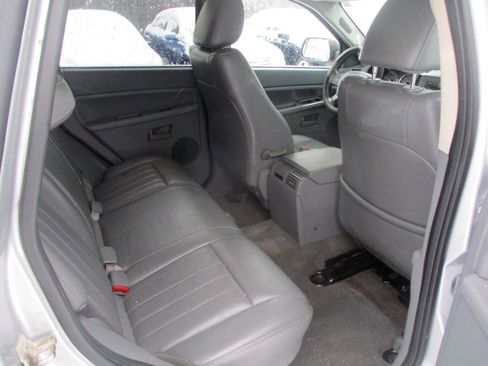 Used 2007 Jeep Grand Cherokee Laredo image 9