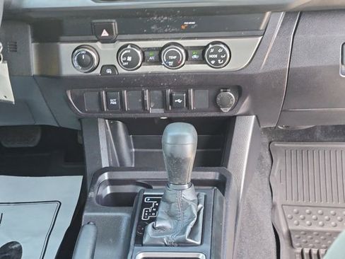 Certified 2021 Toyota Tacoma SR AWD/4WD image 18