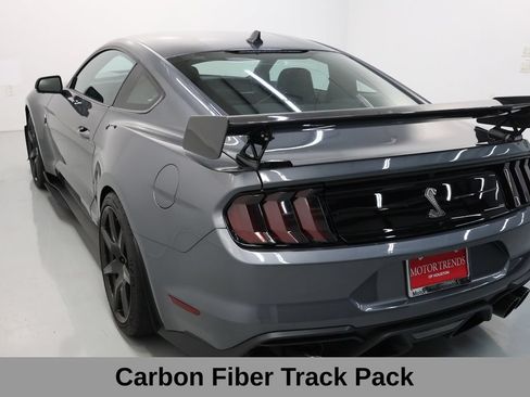 Used 2022 Ford Mustang Shelby GT500 w/ Carbon Fiber Track Pack RWD image 13