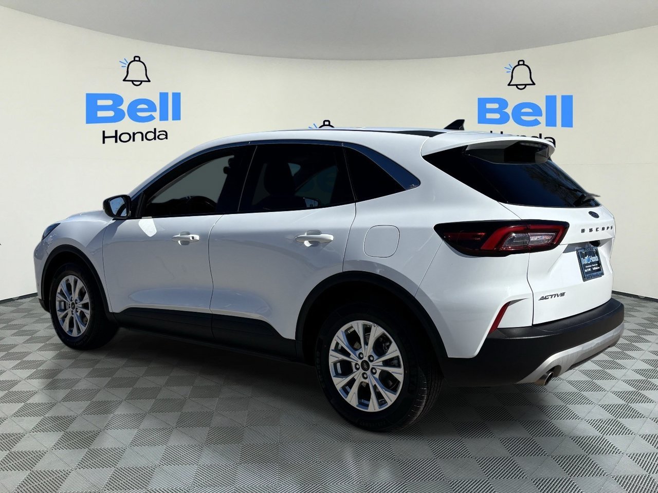 Used 2023 Ford Escape Active FWD image 3