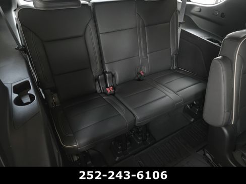 Used 2024 GMC Yukon SLT w/ SLT Luxury Package AWD/4WD image 43