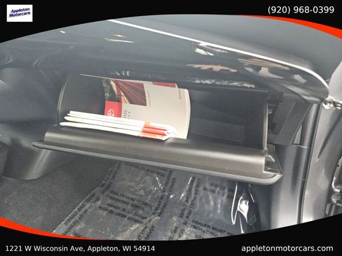 Used 2019 Toyota Prius LE image 27