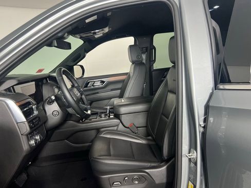 Used 2025 GMC Yukon XL Denali image 20