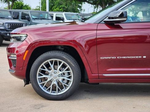 Certified 2025 Jeep Grand Cherokee Summit AWD/4WD image 9