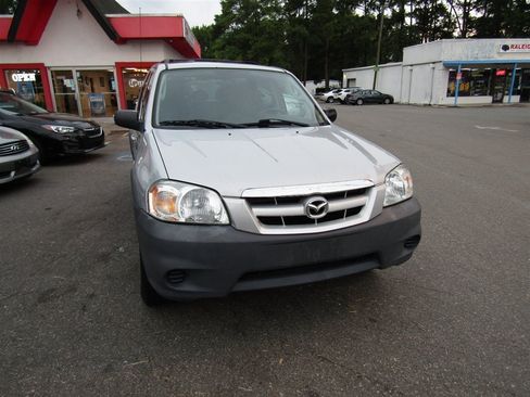 Used 2005 MAZDA Tribute I FWD image 10