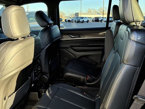 New 2025 Jeep Grand Cherokee L Limited w/ Black Appearance Package image 5