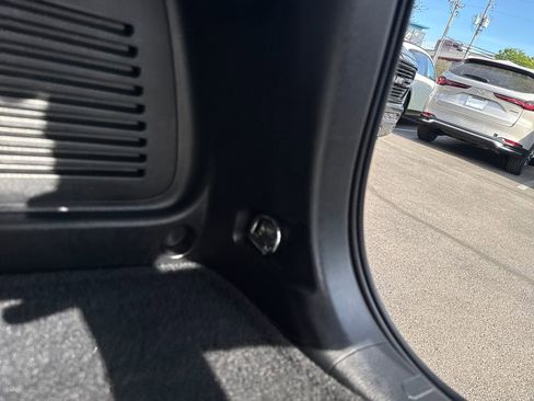 Used 2015 Toyota RAV4 Limited image 47