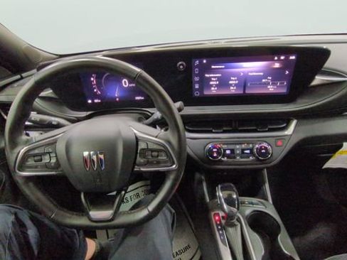 Used 2024 Buick Envista Preferred w/ Convenience I Package FWD image 10
