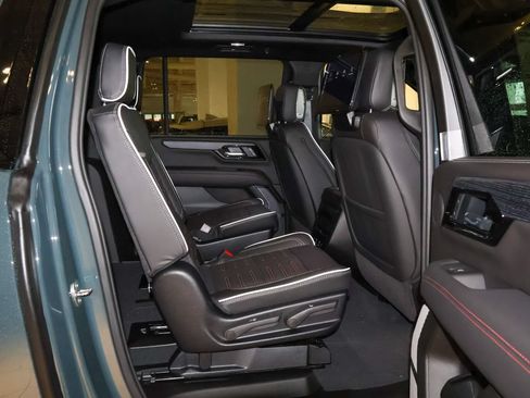 New 2026 GMC Yukon XL AT4 Ultimate AWD/4WD image 39
