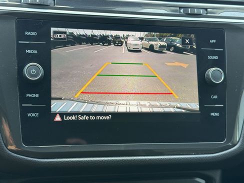 Used 2023 Volkswagen Tiguan SE FWD image 18