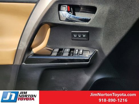 Used 2018 Toyota RAV4 Limited image 26