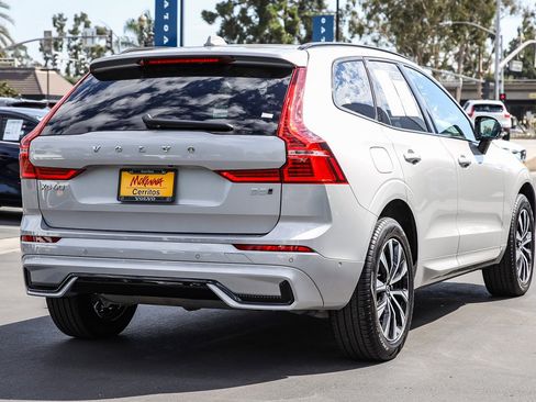 Used 2025 Volvo XC60 B5 Plus image 9