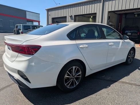 Used 2023 Kia Forte LXS w/ LXS Technology Package FWD image 4