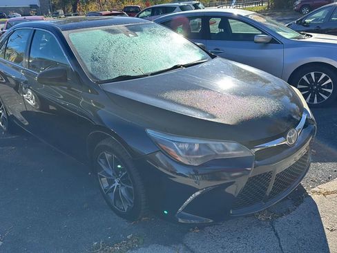 Used 2015 Toyota Camry XSE w/ Advanced Technology Package image 3