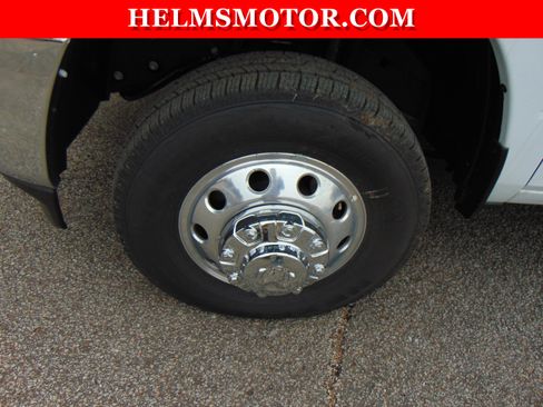 Used 2025 RAM 3500 Tradesman w/ Chrome Appearance Group image 21