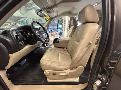 Used 2008 GMC Sierra 1500 SLE w/ Sierra NFL Edition RWD image 48