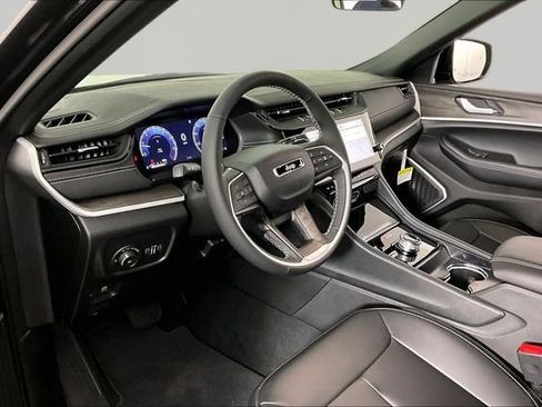 New 2026 Jeep Grand Cherokee L Limited w/ Limited Altitude Package AWD/4WD image 8