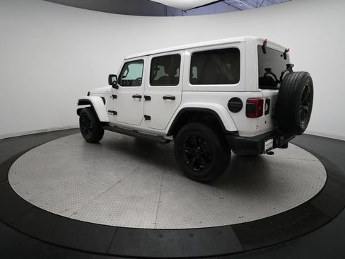 Used 2019 Jeep Wrangler Unlimited Sahara AWD/4WD image 32