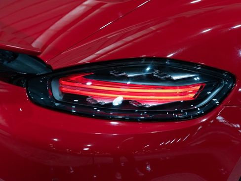 Used 2019 Porsche 718 Cayman S image 32