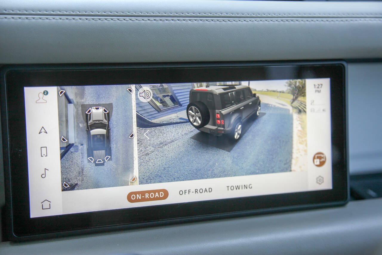 Used 2020 Land Rover Defender 110 HSE AWD/4WD image 40