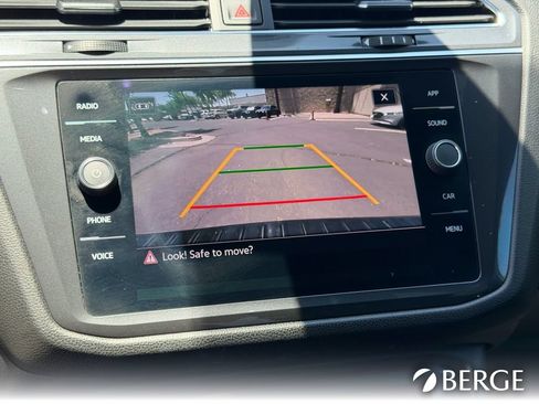 Used 2023 Volkswagen Tiguan SE R-Line FWD image 21
