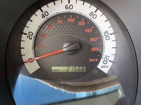 Used 2015 Toyota Tacoma PreRunner w/ SR5 Package image 38