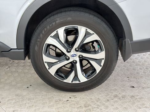 Used 2022 Subaru Outback Limited XT w/ Popular Package #2 AWD/4WD image 11