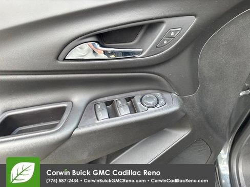 Used 2018 Chevrolet Equinox LT AWD/4WD image 11