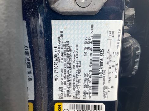 Used 2017 Lincoln Continental Reserve FWD image 18